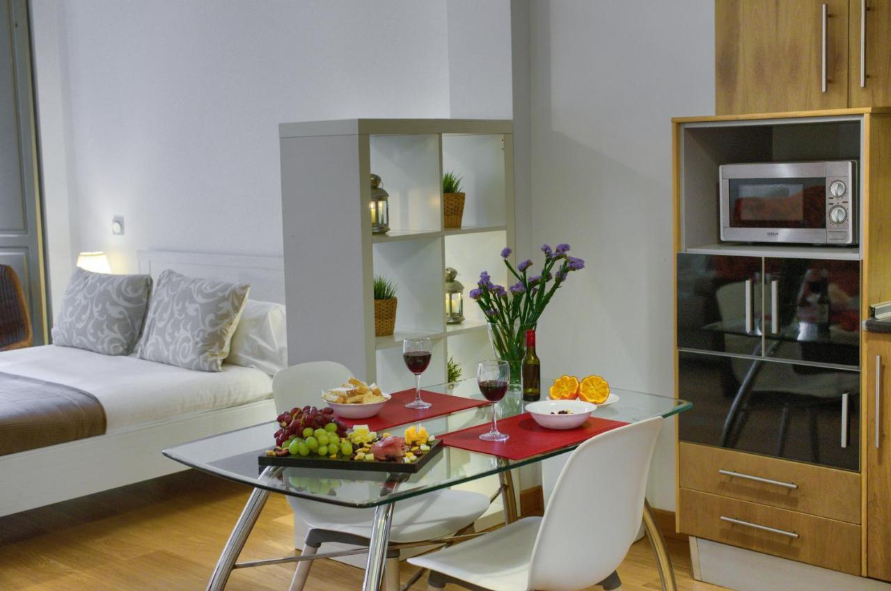 Lyrioshomes Apartamento Estudio La Biznaga Malaga Bagian luar foto